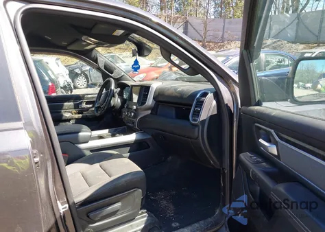 2021 Ram 1500 Big Horn 4X4 5'7 Box z USA, uszkodzony, nr VIN 1C6SRFFT4MN722848